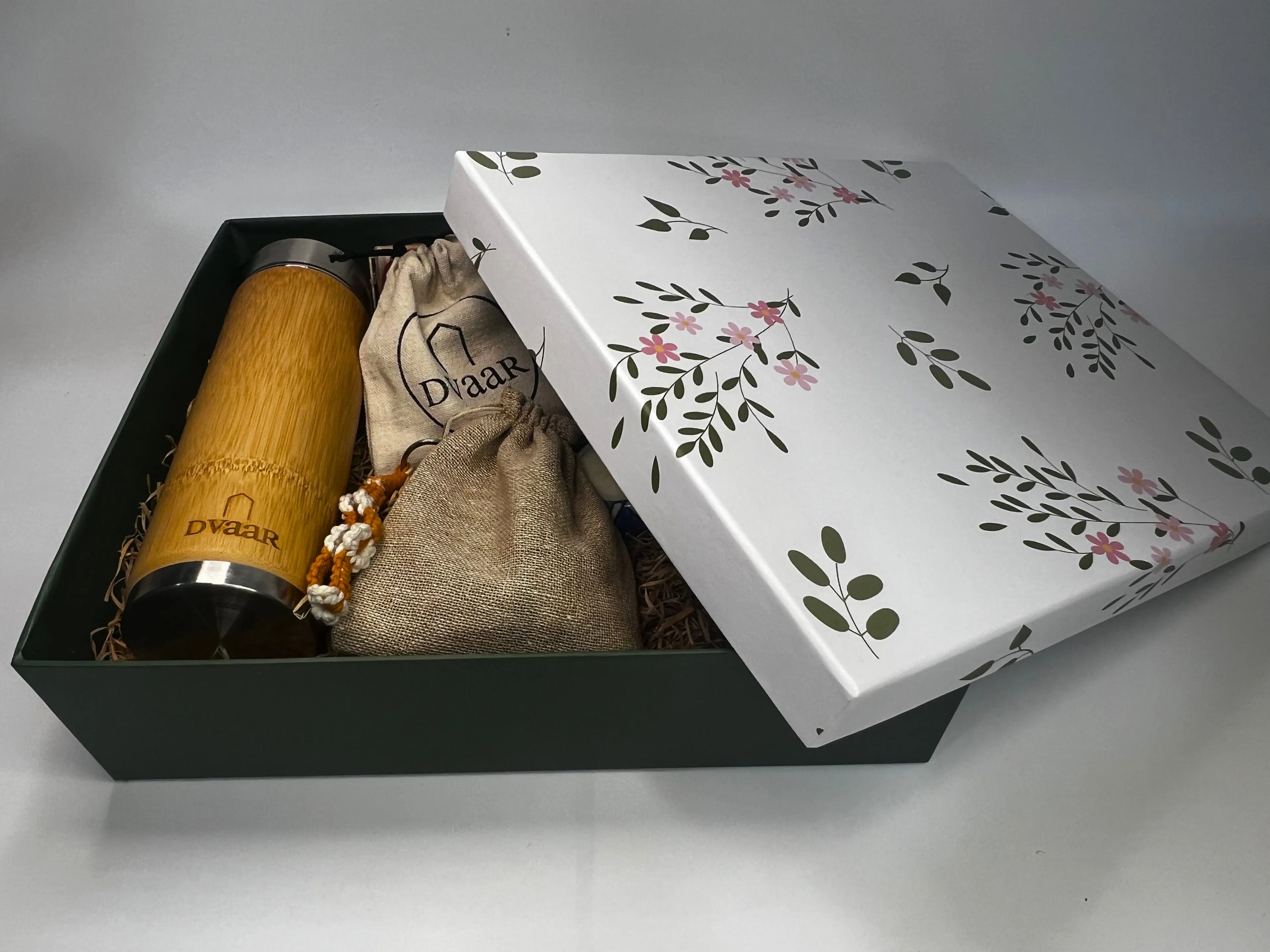 ELEGANT DARK GREEN AND WHITE PRINTED GIFT BOX