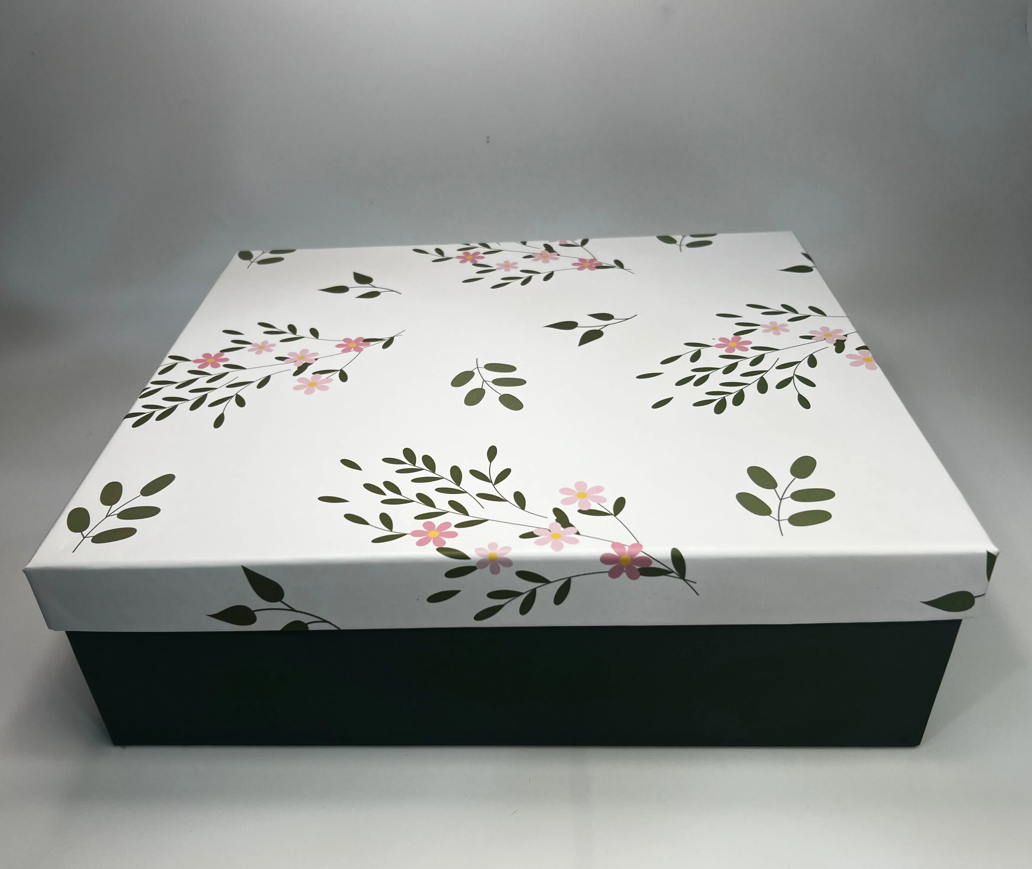 ELEGANT DARK GREEN AND WHITE PRINTED GIFT BOX