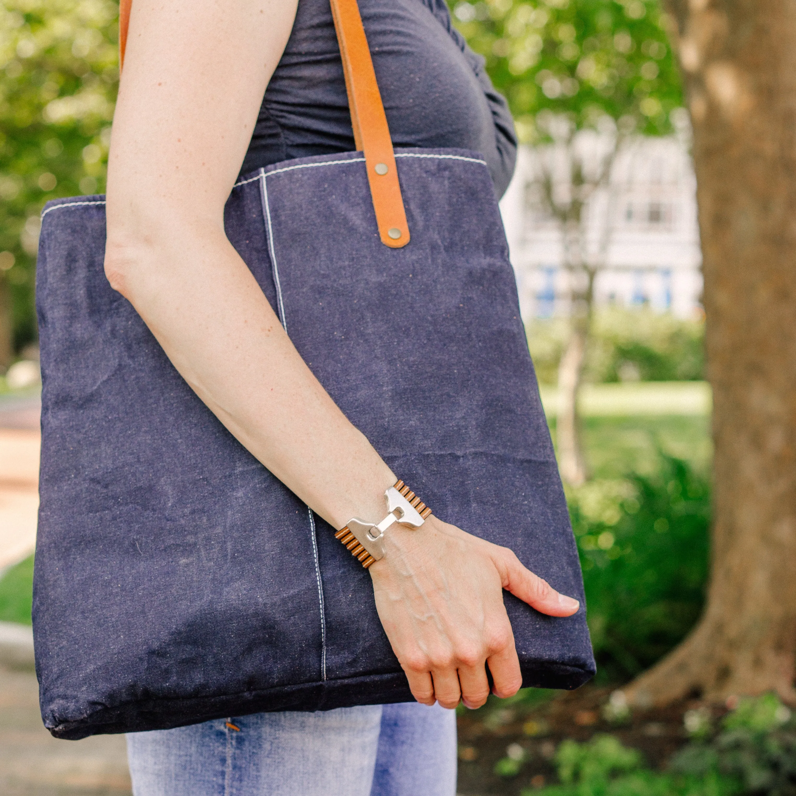 Over-the-Shoulder City TOTE |Dark Navy WAXED cotton DENIM Outside