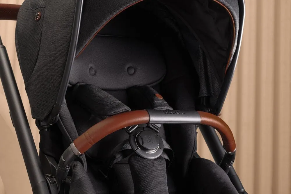Silver Cross Reef with First Bed Folding Carrycot and Rucksack - Orbit (no footmuff)