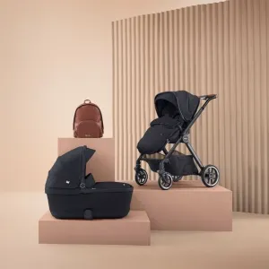 Silver Cross Reef with First Bed Folding Carrycot and Rucksack - Orbit (no footmuff)